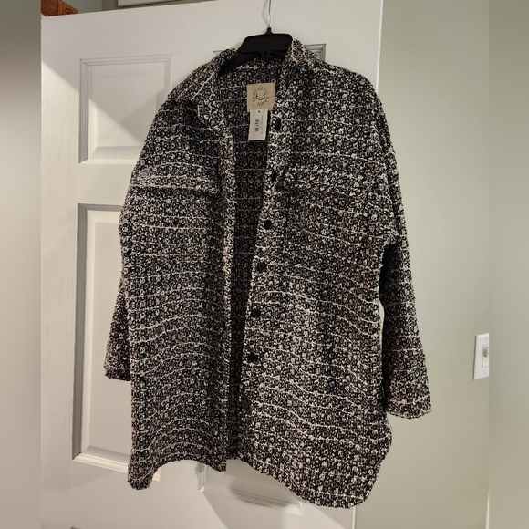 Shacket - Picture 1 of 2